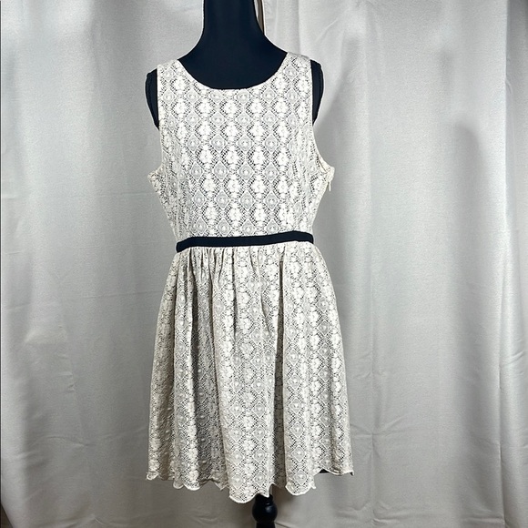 Forever 21 lace Cream Sleeveless A-Line Mini Dress - Picture 1 of 5